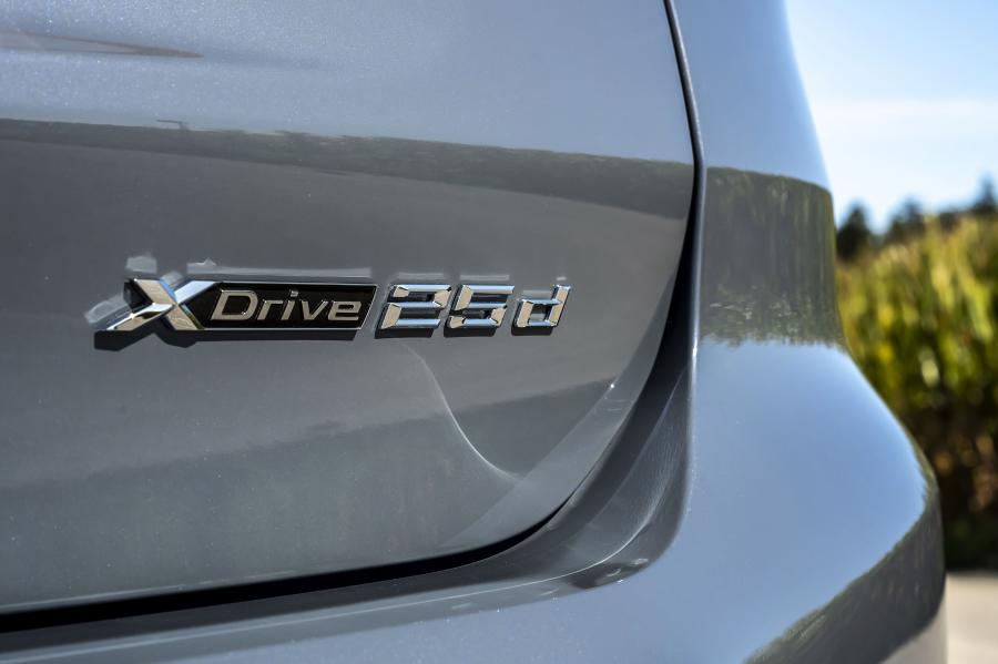 Логотип BMW X1 xDrive25d xLine (F48) 2019 года  (WW) (фото 95 из 99)